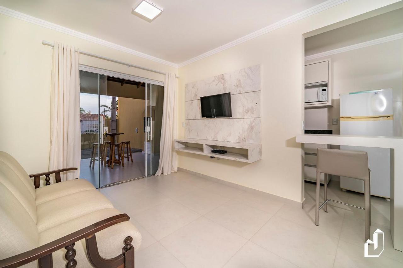 Casa Terrea Com 02 Dormitorios Бомбиньяс Экстерьер фото