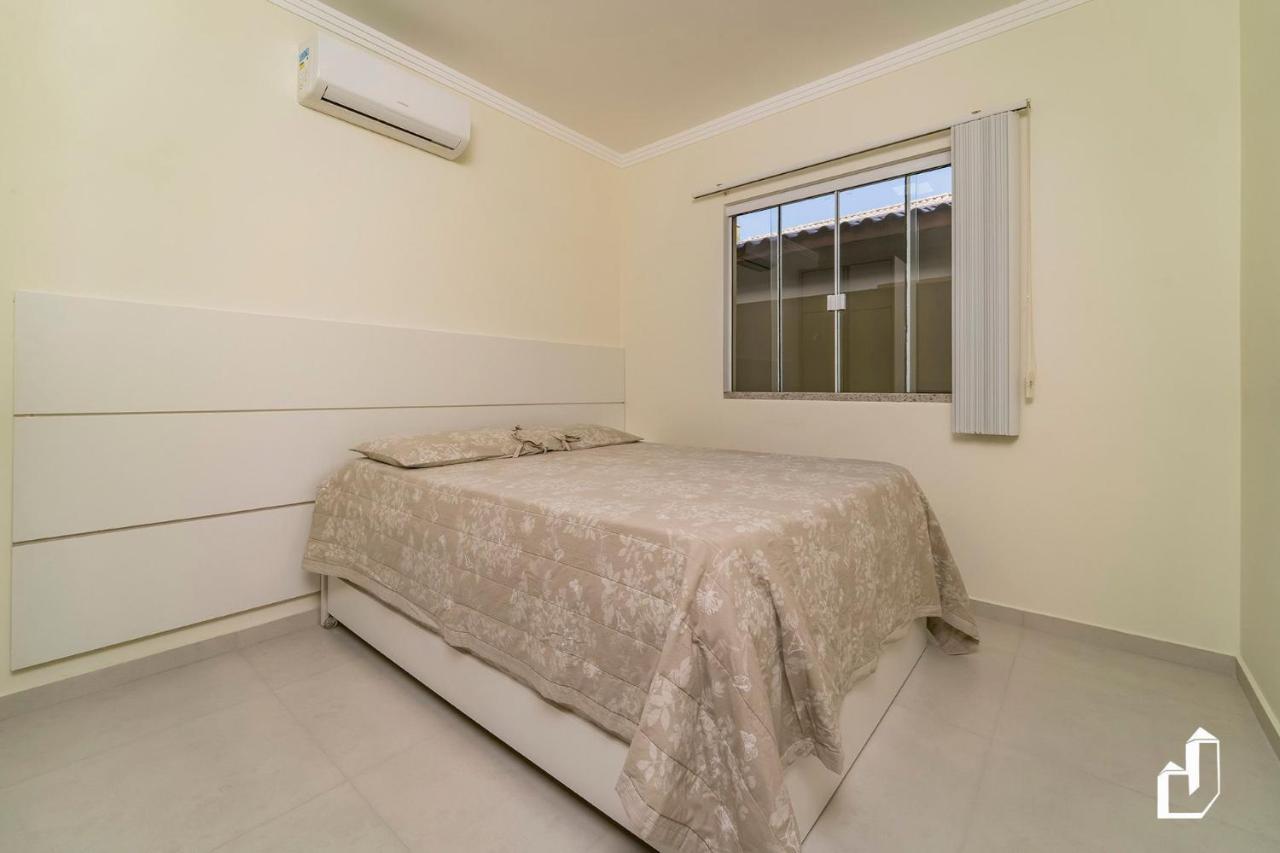 Casa Terrea Com 02 Dormitorios Бомбиньяс Экстерьер фото