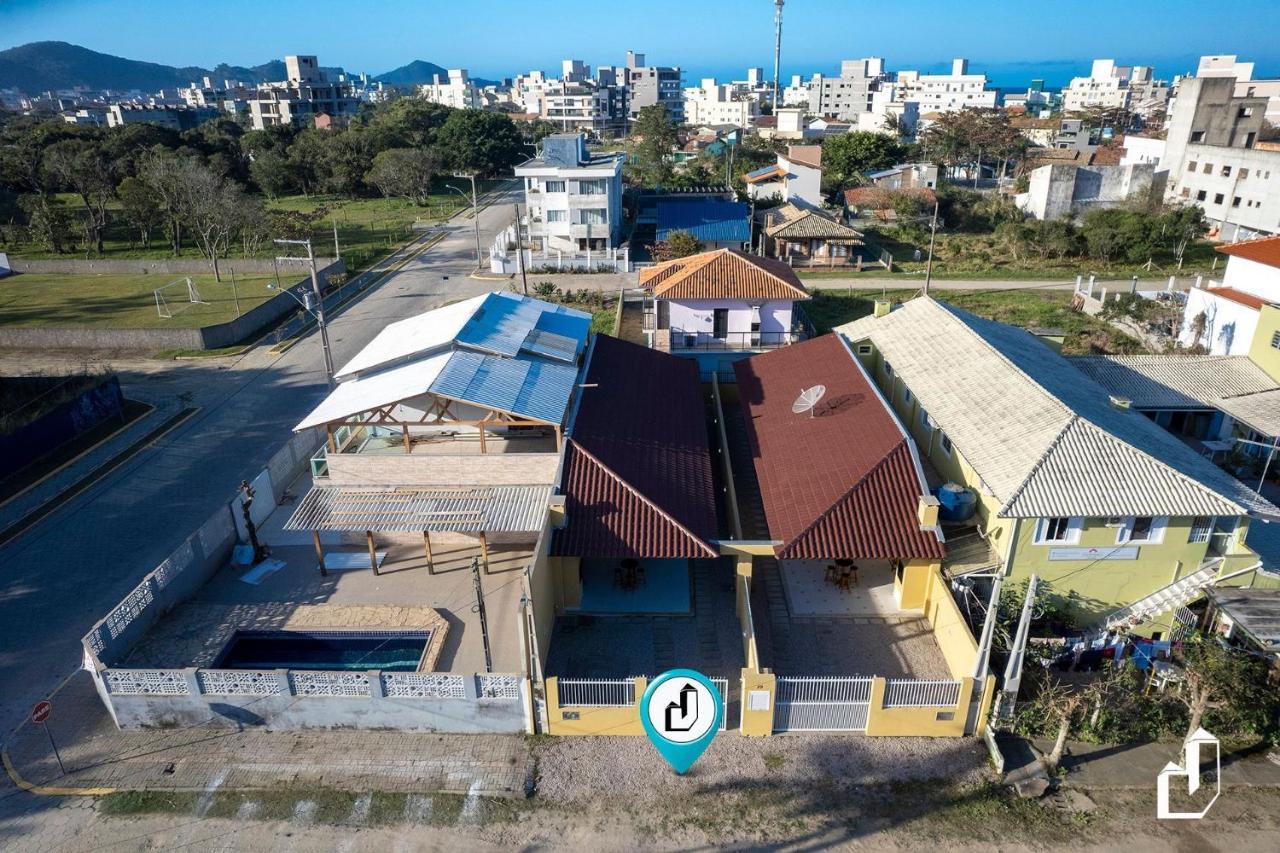 Casa Terrea Com 02 Dormitorios Бомбиньяс Экстерьер фото