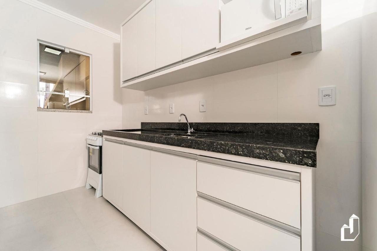 Casa Terrea Com 02 Dormitorios Бомбиньяс Экстерьер фото