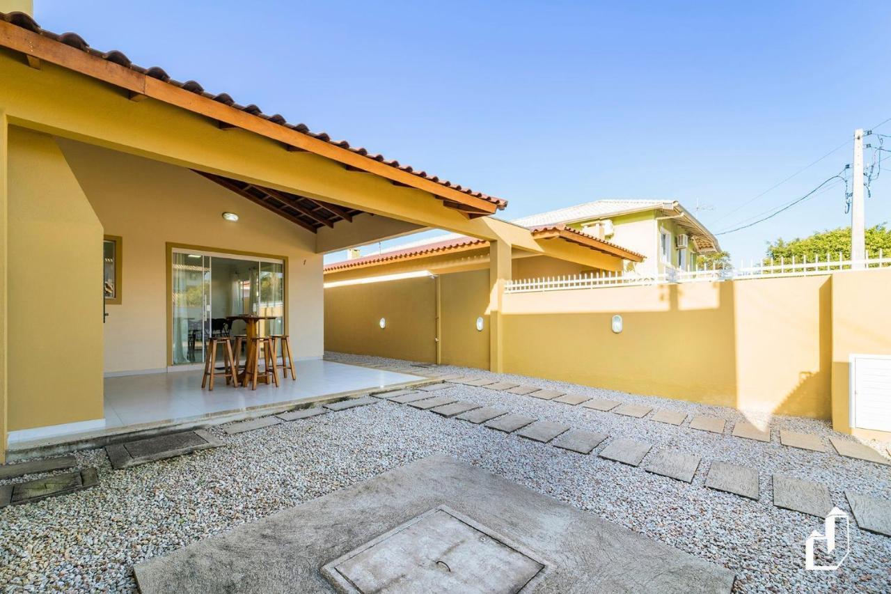 Casa Terrea Com 02 Dormitorios Бомбиньяс Экстерьер фото